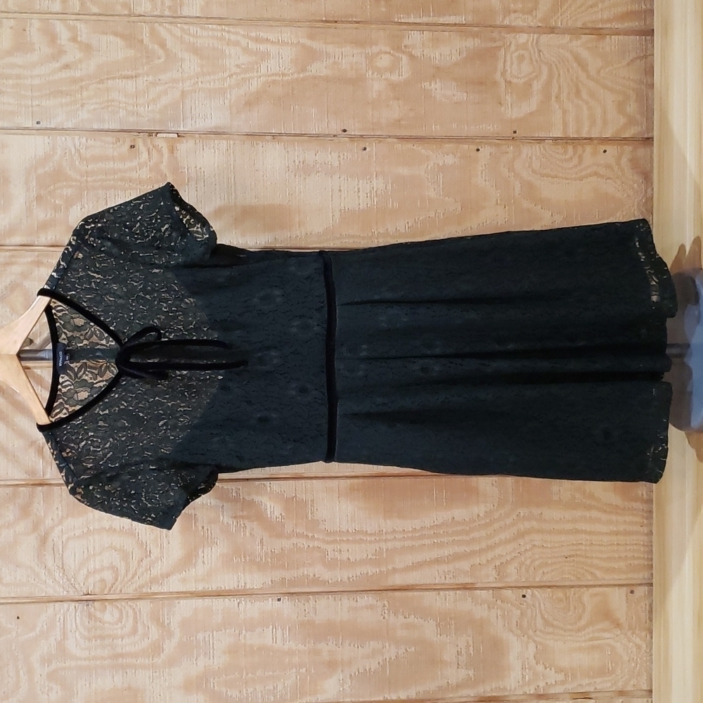 RW&Co. Short Sleeve Green Lace A-line Dress Size M